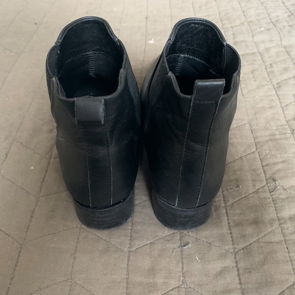 Frank & Oak Chelsea Boots - Picture 2 of 4